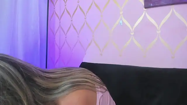 Snapshot of ladylians chatting on 02.11.25 ladylians online show from 02.11.25