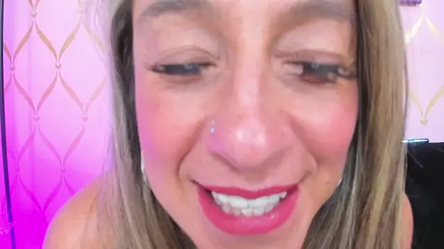 Snapshot of ladylians chatting on 02.14.25 ladylians online show from 02.14.25