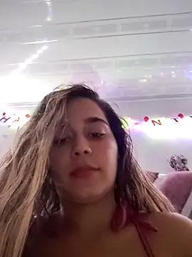 Snapshot of LaurenWelly_ chatting on 02.17.25 LaurenWelly online show from 02.17.25