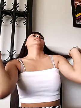 Snapshot of Nicky-7 chatting on 12.27.24 Nicky-7 online show from 12.27.24