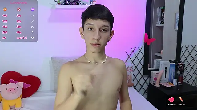 Snapshot of milky__boy_ chatting on 02.19.25 milky boy online show from 02.19.25