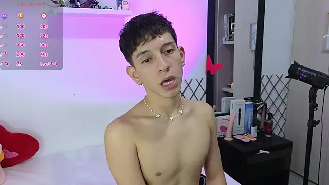 Snapshot of milky__boy_ chatting on 03.05.25 milky boy online show from 03.05.25