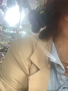 Snapshot of Cesywet chatting on 02.23.25 Cesywet online show from 02.23.25