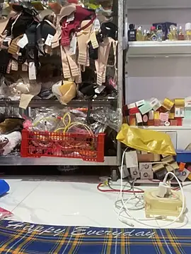 Snapshot of Cesywet chatting on 09.24.25 Cesywet online show from 09.24.25