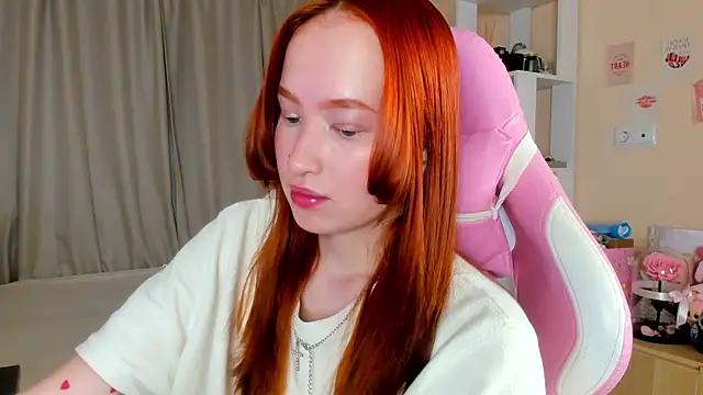 Snapshot of Hakory chatting on 10.05.25 Hakory online show from 10.05.25