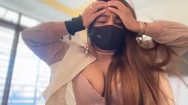 Hotty-Sana online show from 12.23.25