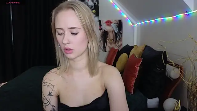 SashaBrooks online show from 10.12.25