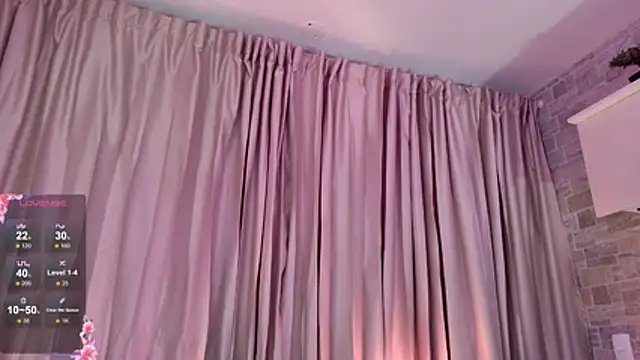 Snapshot of candyy_bella chatting on 04.28.26 candyy bella online show from 04.28.26