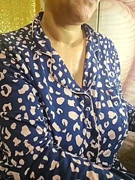 Foxlady2271 online show from 02.14.25