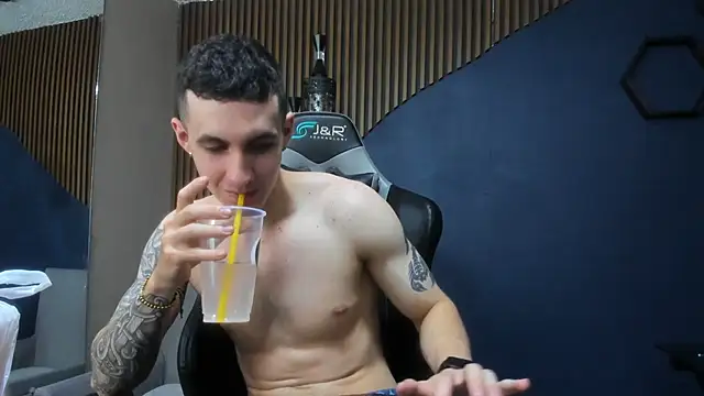 JacksonOlsenn online show from 02.02.25