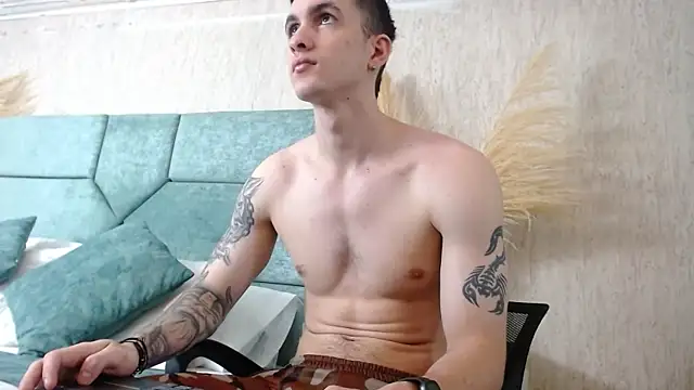 JacksonOlsenn online show from 02.11.25