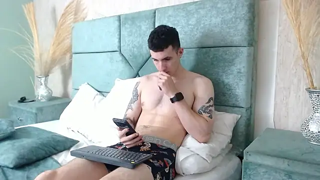 JacksonOlsenn online show from 02.11.25