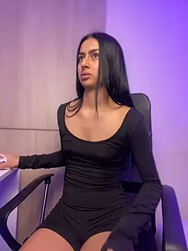 maddy bronw  online show from 01.02.25