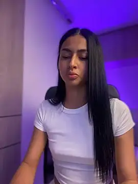 maddy bronw  online show from 01.11.25