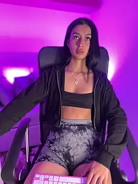 maddy bronw  online show from 01.28.25