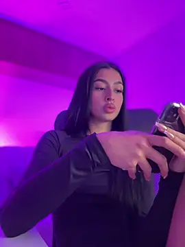 maddy bronw  online show from 01.31.25