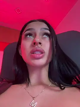 maddy bronw  online show from 02.01.25