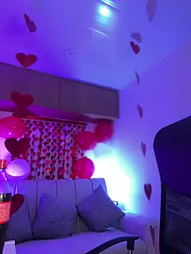 maddy bronw  online show from 02.06.25