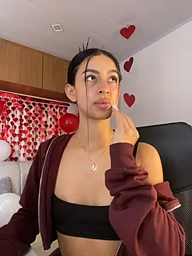 maddy bronw  online show from 02.06.25