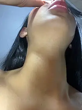 maddy bronw  online show from 02.06.25