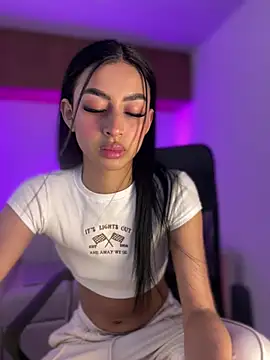 maddy bronw  online show from 02.22.25