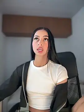 maddy bronw  online show from 02.24.25