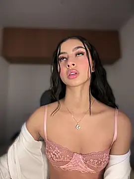 maddy bronw  online show from 03.01.25