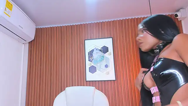 RoxannaHanson online show from 03.06.25