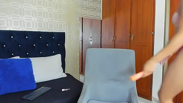 evelyn wine online show from 02.11.25