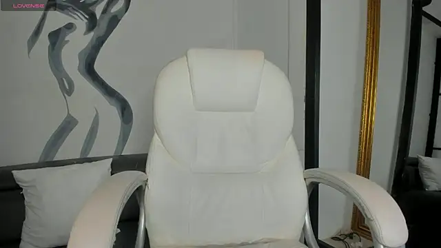 Snapshot of TinaJonnes_ chatting on 02.14.25 TinaJonnes  online show from 02.14.25