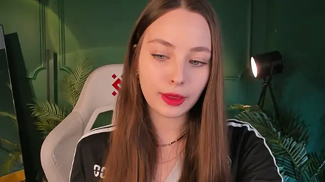 MoonLissa online show from 12.16.24