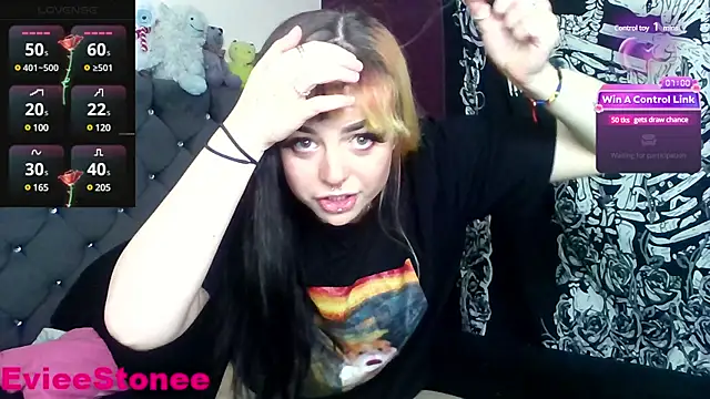 Snapshot of evieestonee4 chatting on 02.17.25 evieestonee4 online show from 02.17.25