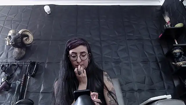 Snapshot of Agata_Darkness chatting on 04.28.26 Agata Darkness online show from 04.28.26