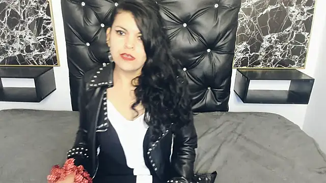 Snapshot of scarlett_w0lf chatting on 01.29.25 scarlett w0lf online show from 01.29.25