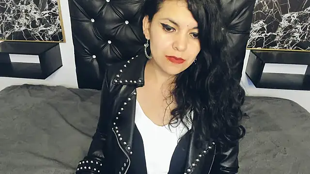 Snapshot of scarlett_w0lf chatting on 01.29.25 scarlett w0lf online show from 01.29.25