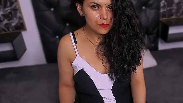 Snapshot of scarlett_w0lf chatting on 03.18.25 scarlett w0lf online show from 03.18.25
