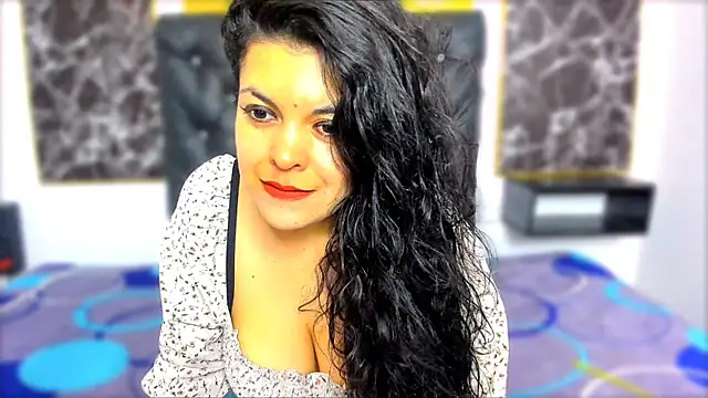 Snapshot of scarlett_w0lf chatting on 09.30.25 scarlett w0lf online show from 09.30.25