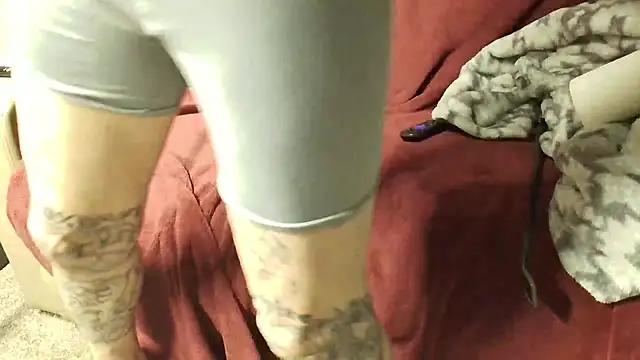 overaveragefreak4you online show from 12.14.25