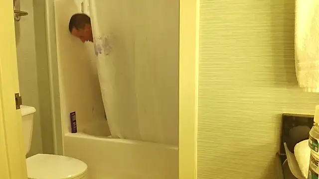 overaveragefreak4you online show from 04.17.26