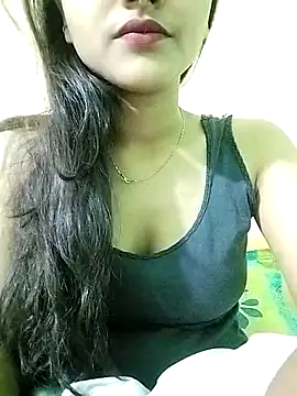 MISSQUEEN48 online show from 03.03.25