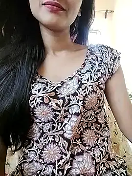 MISSQUEEN48 online show from 04.14.26