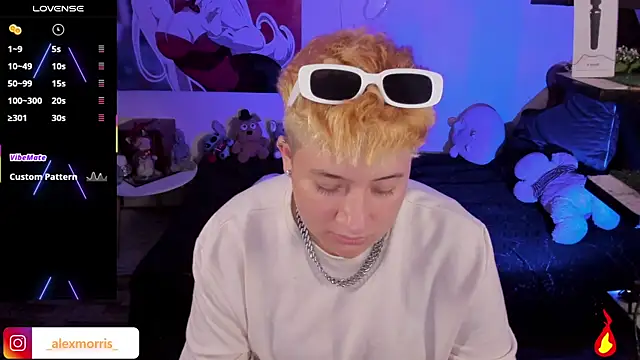 Snapshot of _AlexMorris chatting on 10.12.25  AlexMorris online show from 10.12.25