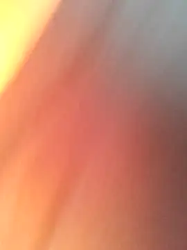 Snapshot of Wild-Honey chatting on 01.12.25 Wild-Honey online show from 01.12.25