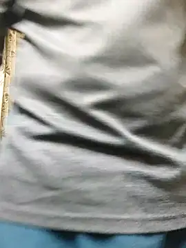 Snapshot of Wild-Honey chatting on 02.28.25 Wild-Honey online show from 02.28.25