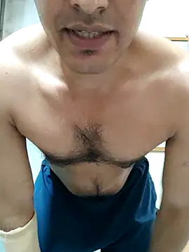 Snapshot of Wild-Honey chatting on 10.02.25 Wild-Honey online show from 10.02.25