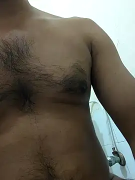 Snapshot of Wild-Honey chatting on 10.28.25 Wild-Honey online show from 10.28.25