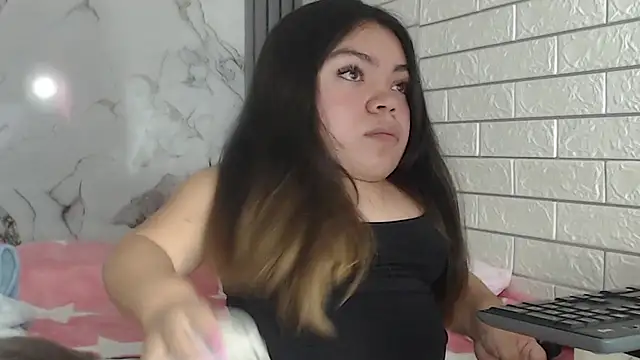 Snapshot of Michelle_Brooks chatting on 03.08.25 Michelle Brooks online show from 03.08.25