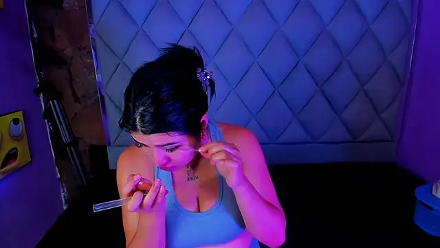 venusowen  online show from 09.11.25