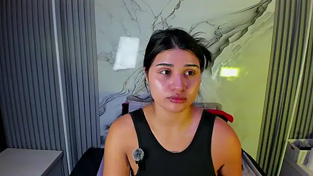 venusowen  online show from 03.17.26