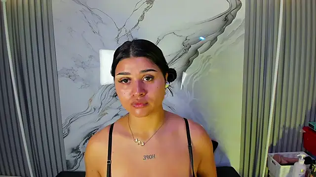 Snapshot of venusowen_ chatting on 07.04.26 venusowen online show from 07.04.26